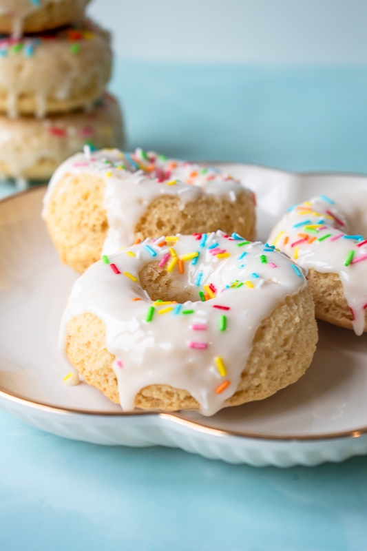 gluten free baked vanilla donuts 