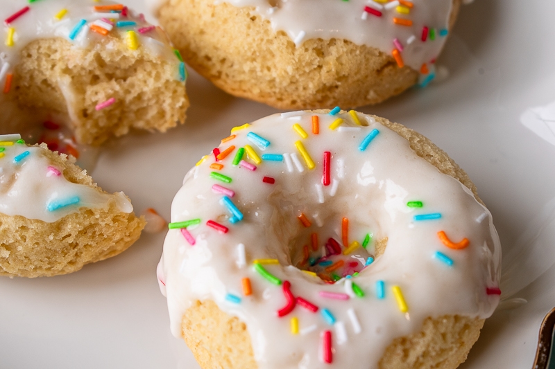 gluten free baked vanilla donuts 